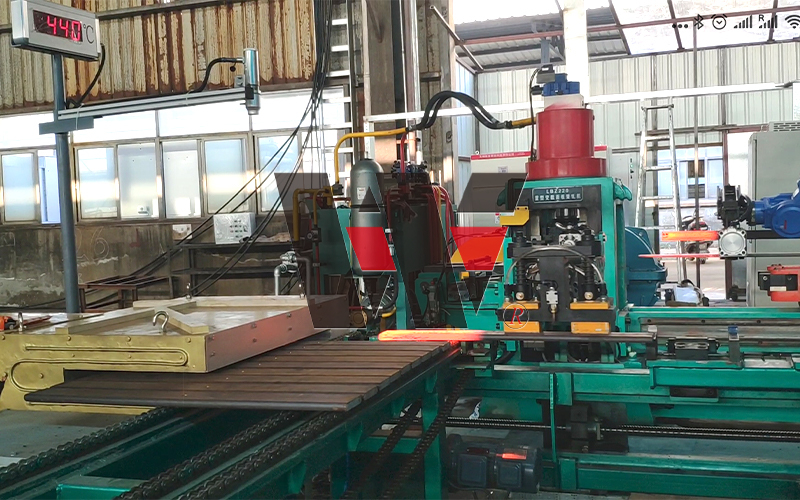 Línea de producción de laminación de sección transversal variable totalmente automática