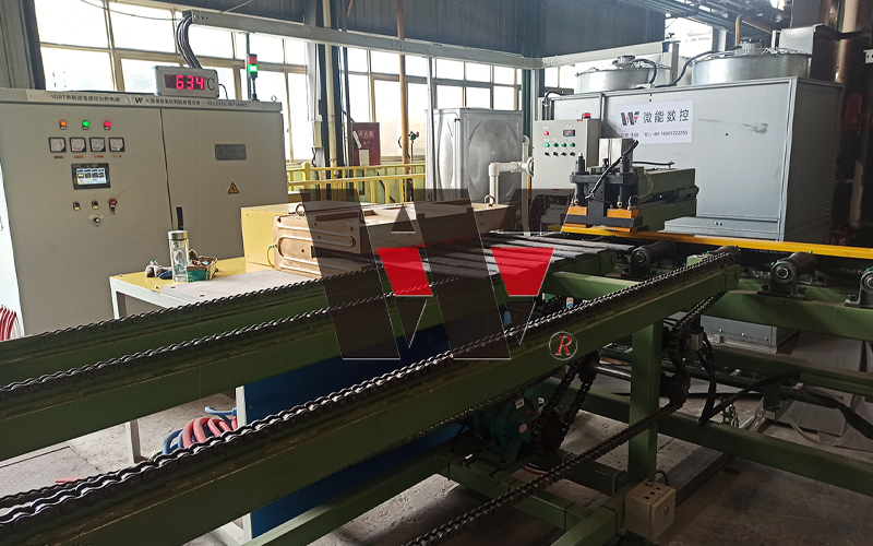 Equipo de calentamiento por inducción con extremo de resorte de hoja de automóvil
